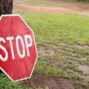 ha kozlekedesi tablaval ujitanad fel a hazad