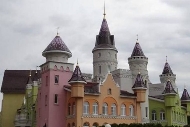 kastely ovoda