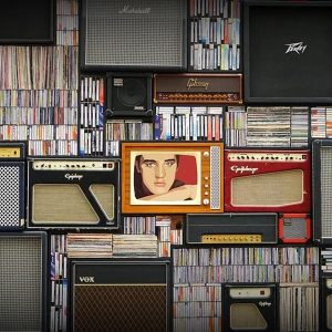 idegesito hangszoroval tanitjak moresre a szomszedokat