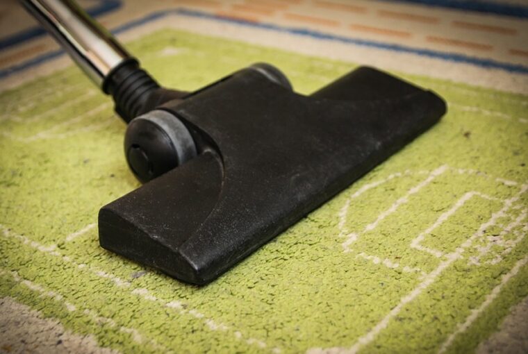 Tudd meg, miért káros az otthonod számára, ha így használod a porszívót!