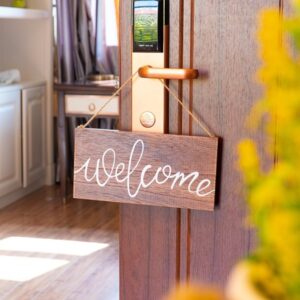 egyedi welcome tablakkal az otthonod baratsagosabba teteleert inspiraciok tippek es beszerzesi lehetosegek
