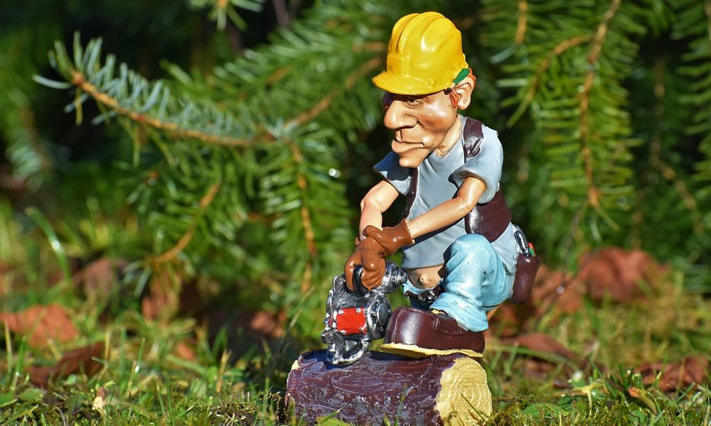 lancfuresszel a kertben 1