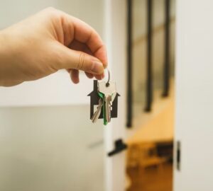 lakaspiac es lakashitelek 2026