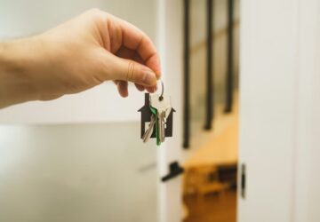 lakaspiac es lakashitelek 2026