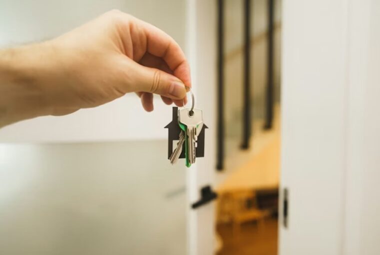 lakaspiac es lakashitelek 2026