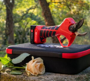 Megérkezett a megfizethető akkus FELCO metszőolló