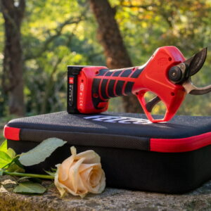 Megérkezett a megfizethető akkus FELCO metszőolló