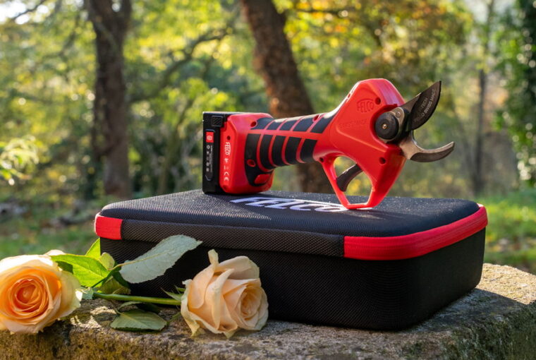 Megérkezett a megfizethető akkus FELCO metszőolló