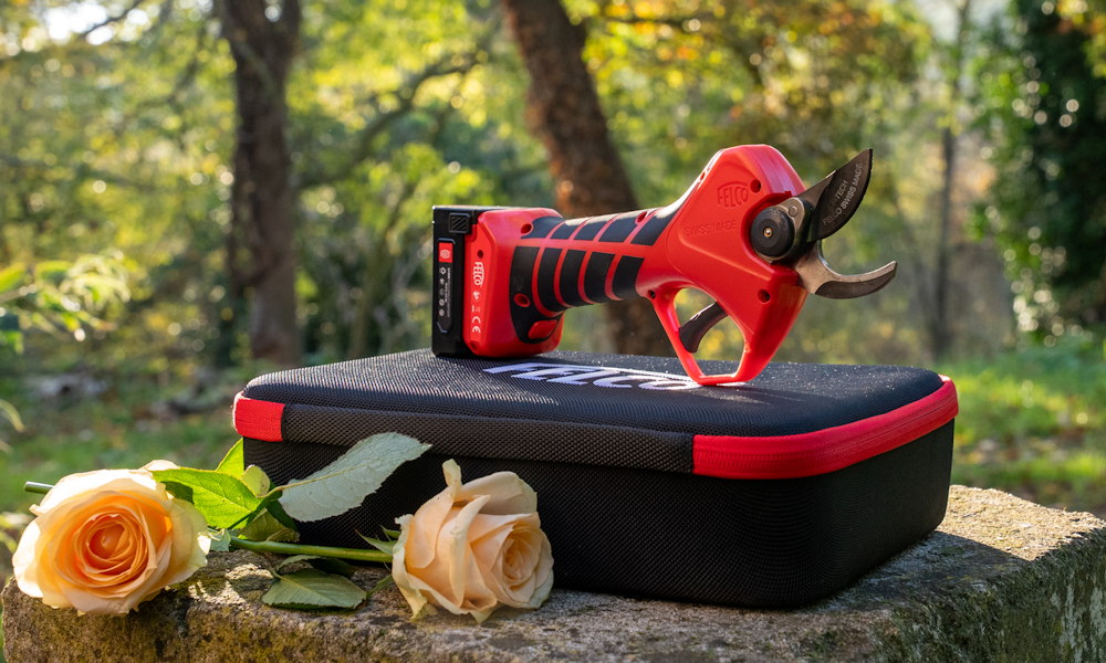 Megérkezett a megfizethető akkus FELCO metszőolló